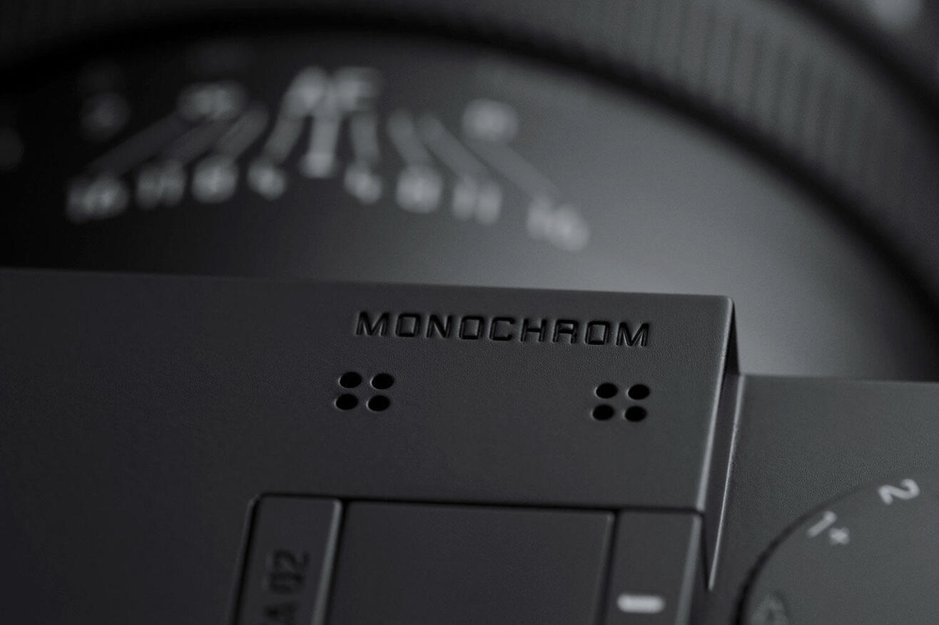 Close up image Q2 Monochrome