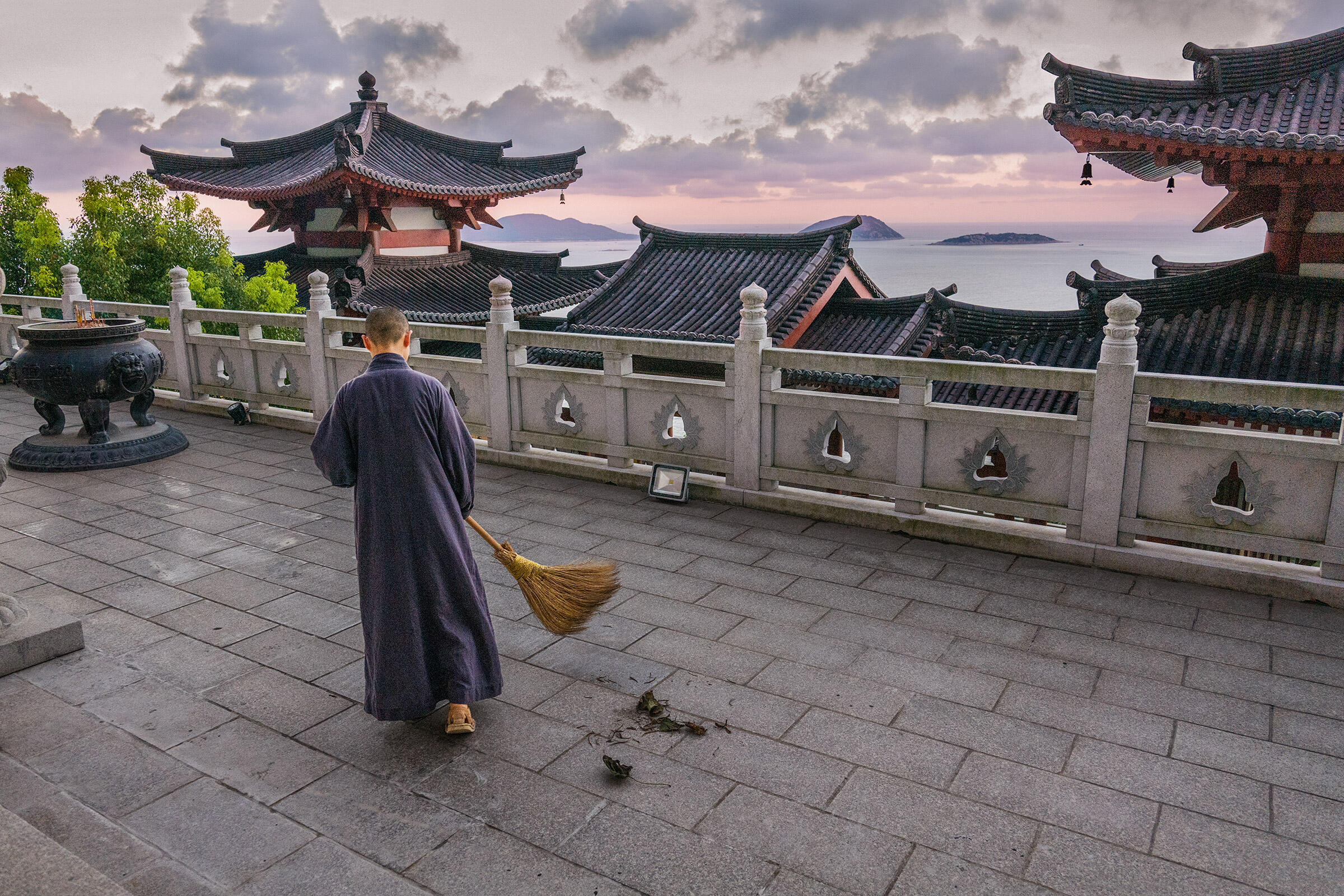 4-McCurry-SL2-China-_-Fegen-_-2400x1600_reference.jpg