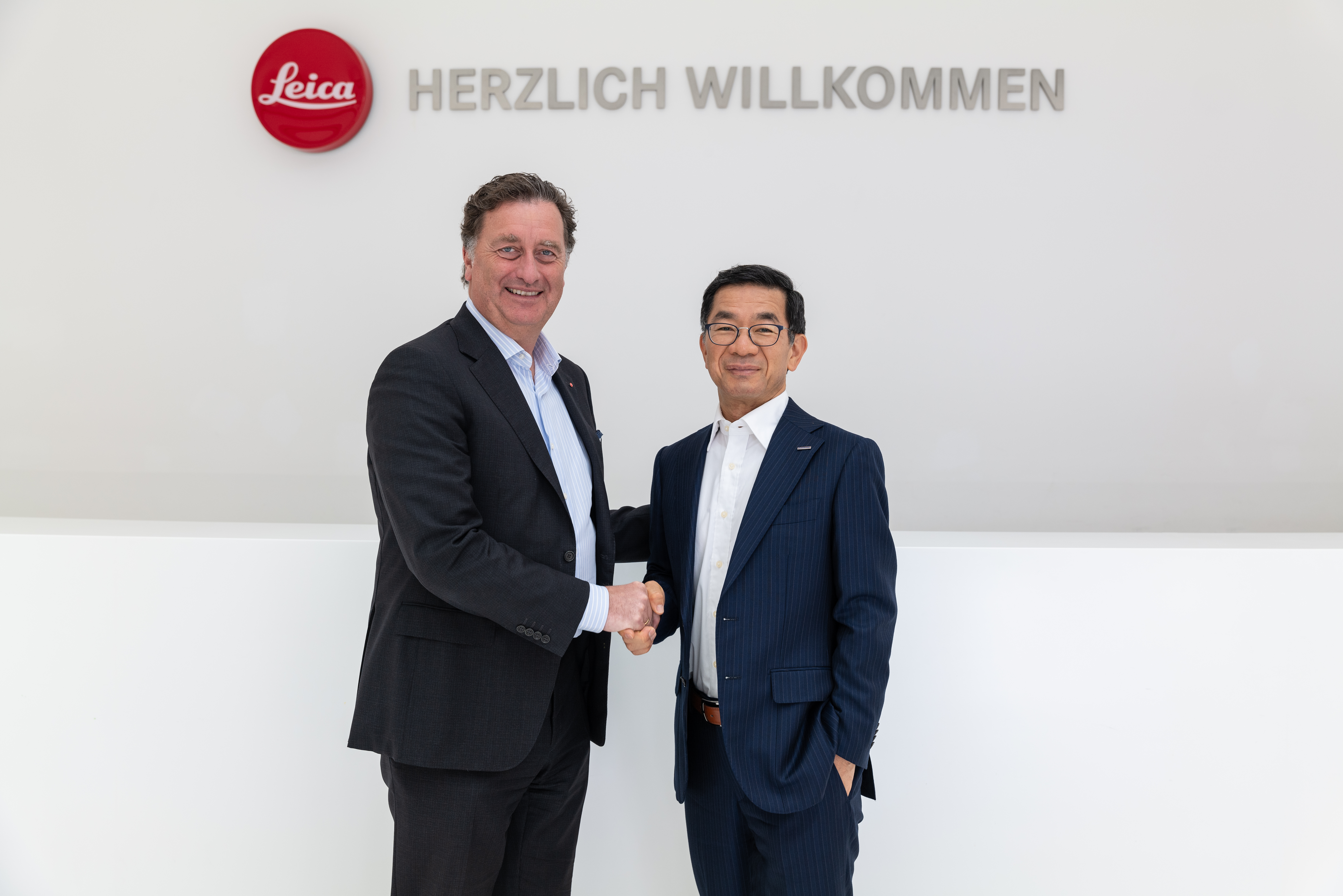 matthias_harsch_ceo_leica_camera_ag_und_yosuke_yamane_director_panasonic_imaging_business_unit