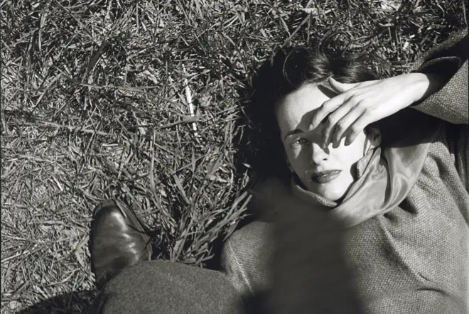 Black and white photo, taken by the Photographer Saul Leiter