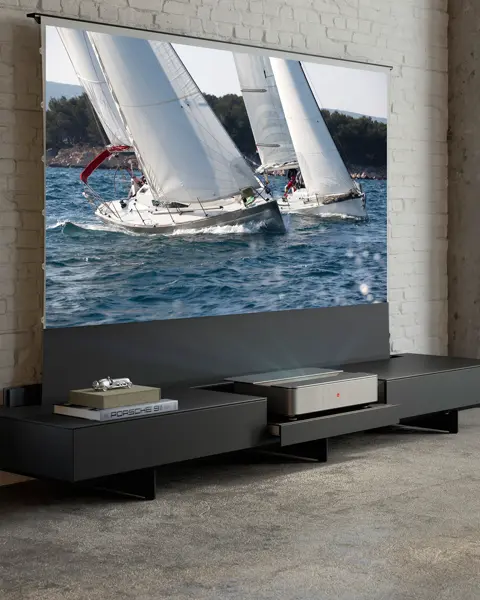 Leica Cine 1 on TV Low Board showing sailing boats on screen. 