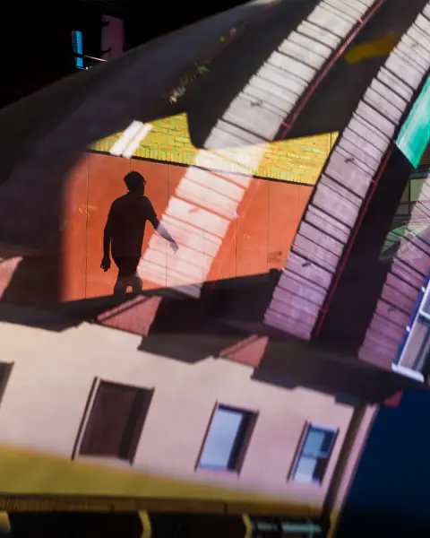 Joaquín Pastor - Edificio con colores