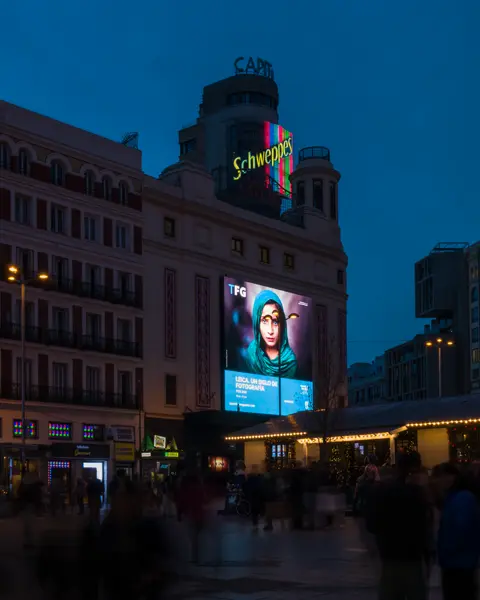 Cartel de la exposición "Leica. Un siglo de fotografía" en Madrid