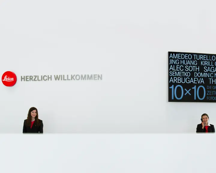 2 ladies at the Leica reception