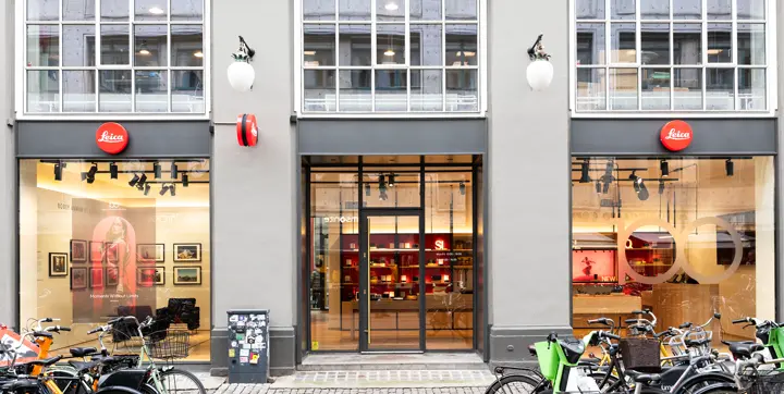 Leica Store outside