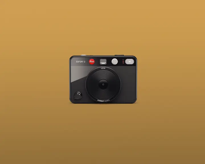 Leica Sofort 2, black.