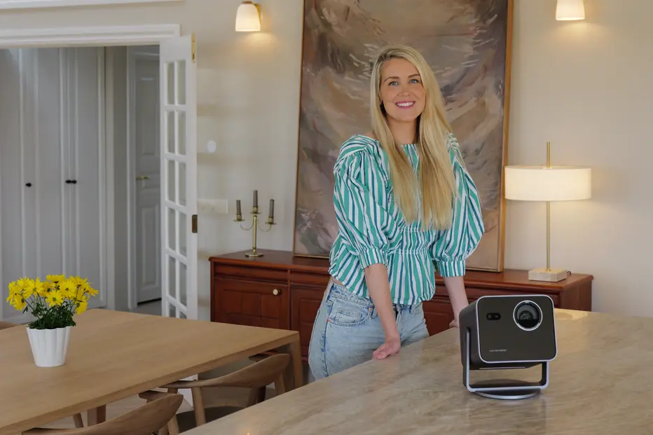 Asa Steinars Leica Cine Compact 1 in her livingroom
