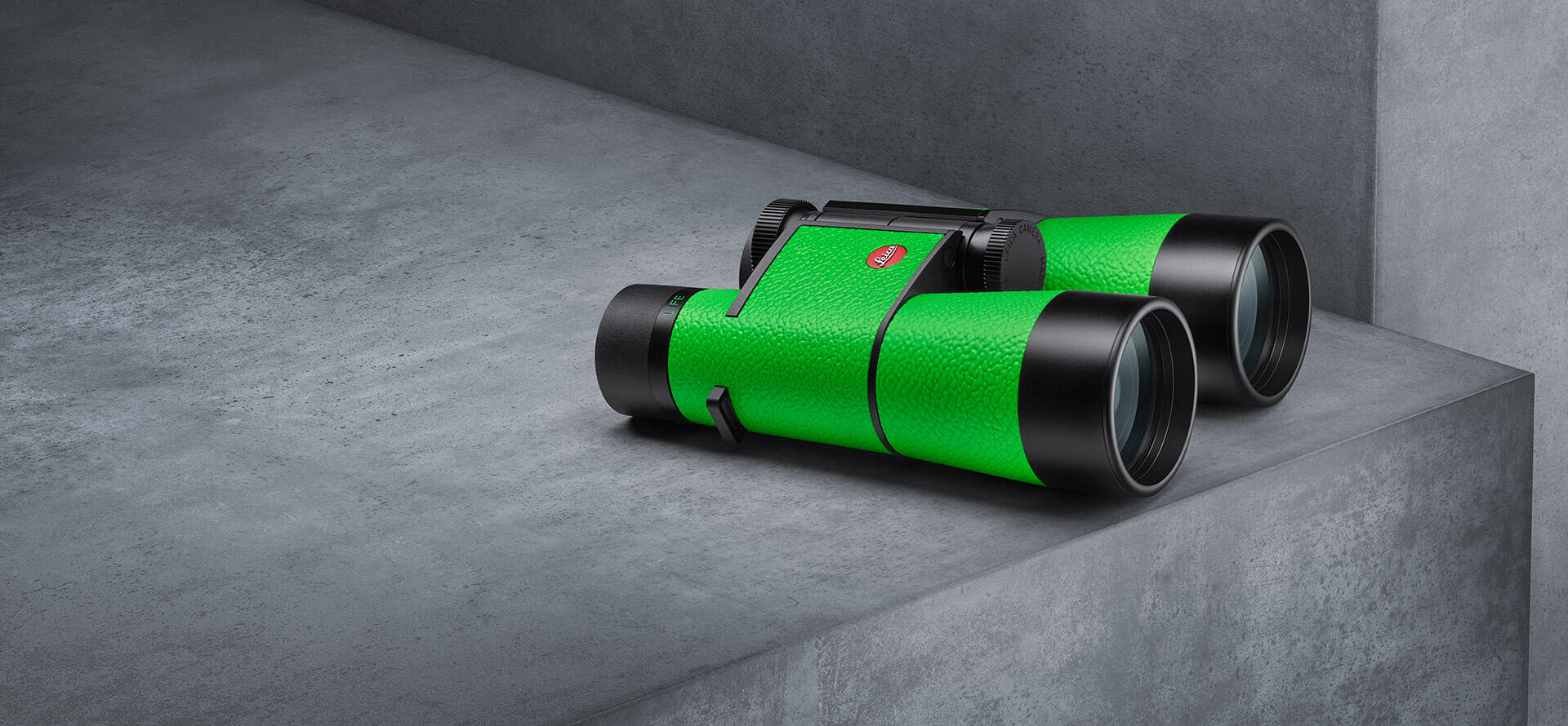 Leica_Trinovid_LifeEdition_Hero-image_1920x890