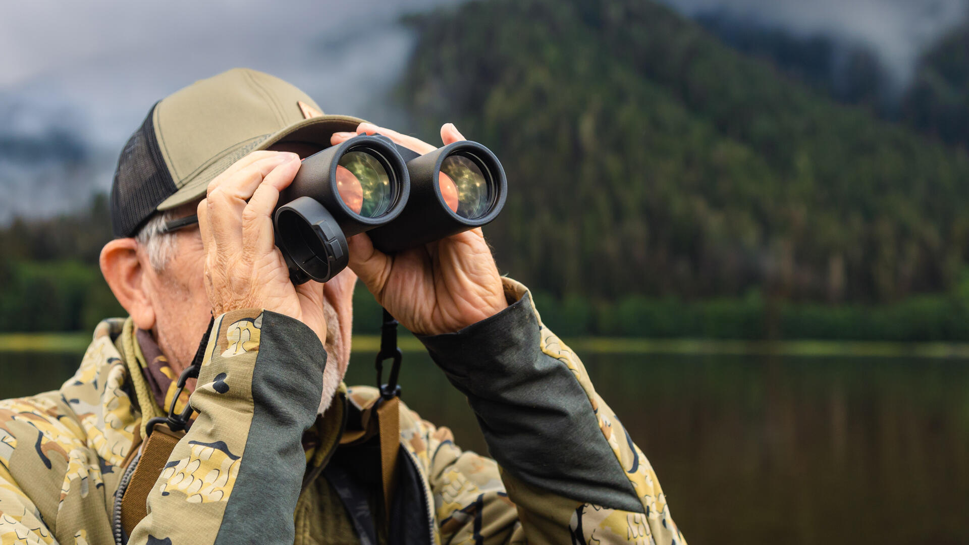 leica-geovid-r_the-original-remastered_hero-content_best-in-class-optical-performance