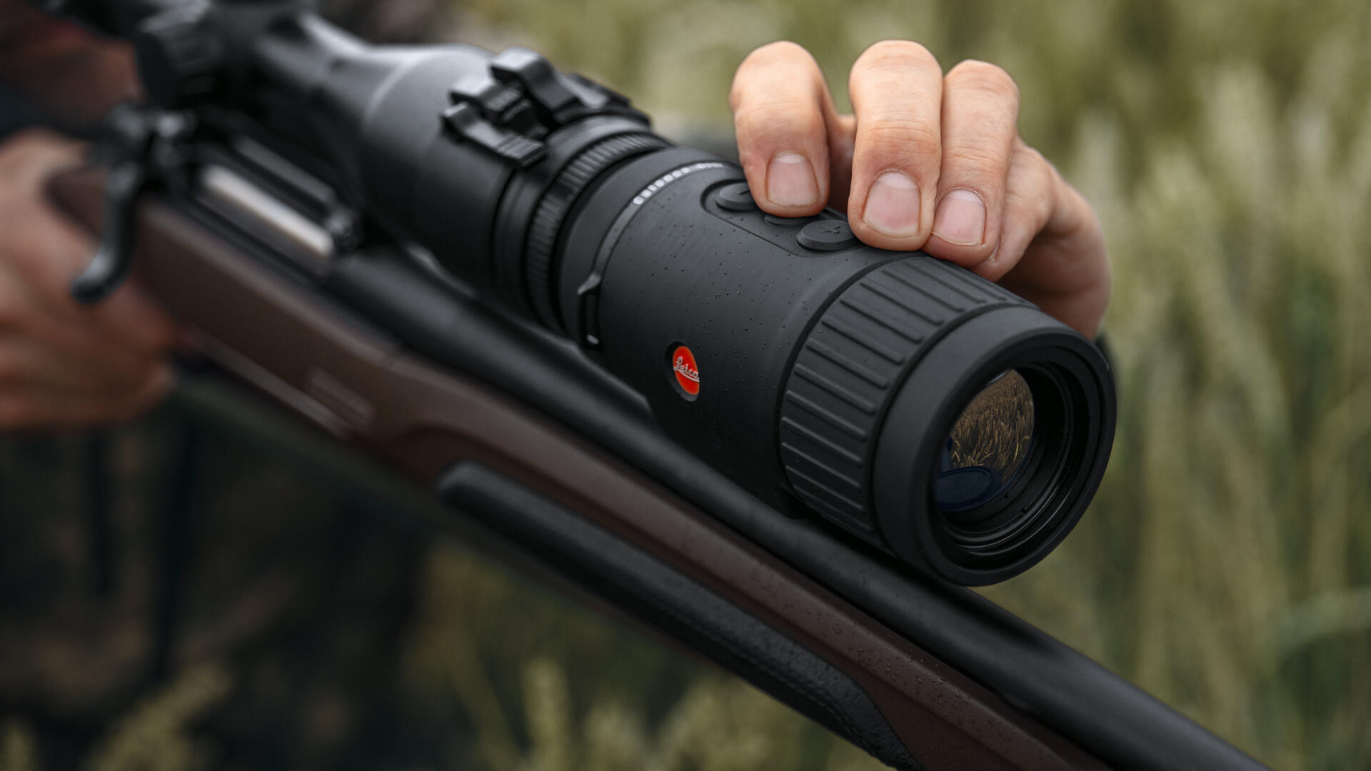 leica-hunting-usa_calonox-sight_Elegant-design-and-intuitive-operation