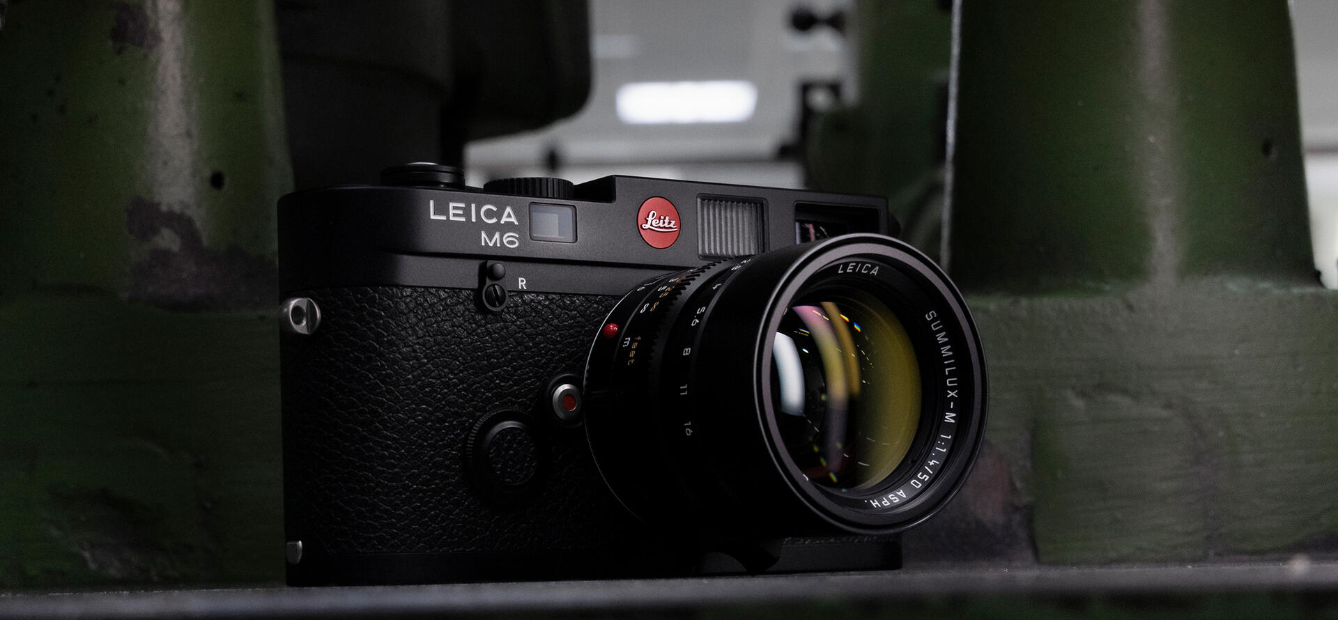 The new LEICA V-LUX 2 on Vimeo