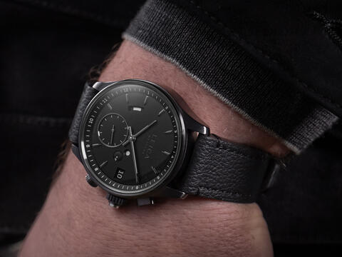 Leica Watch_ZM 2 Monochrom_Ambient_Wrist_002_upd.jpg