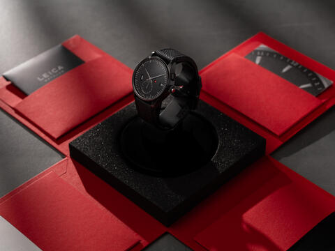 Leica_Watch_ZM 1 Monochrom_packaging.jpg