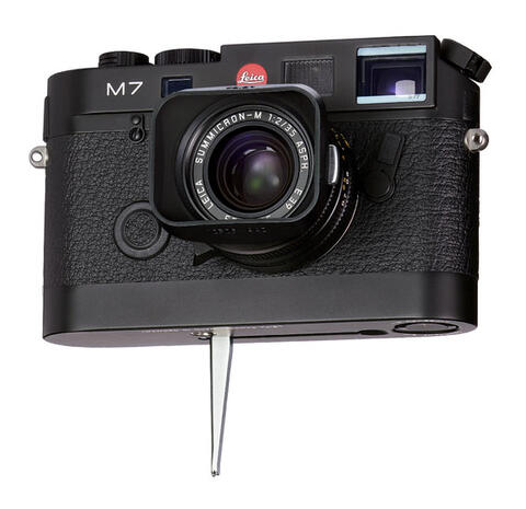 14450_leicavit_black572723ed0ca89.jpg