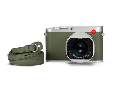 Leica-Q-khaki_carrying-strap_front_RGB_1147x886px.jpg