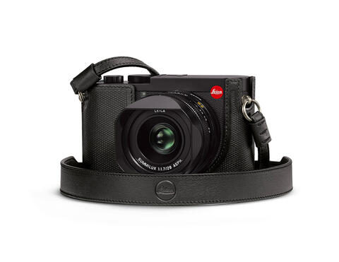 Carrying strap Q2, leather, black 19570 | Leica Camera Online