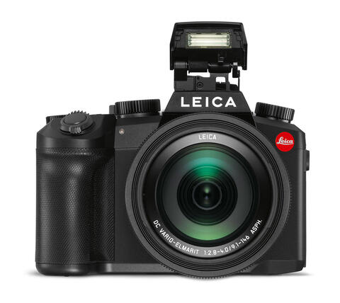 19120_Leica-V-Lux-5_front_int.jpg