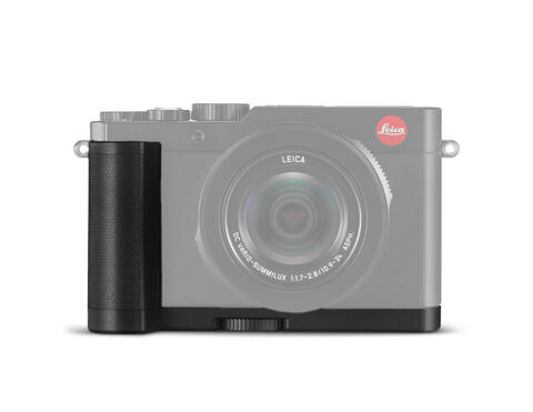 Lot - LEICA D-LUX 4 DIGITAL CAMERA, with added hand grip