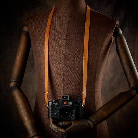 Rock N Roll Classic - M straps Tan - 125 cm. | Leica Camera AG