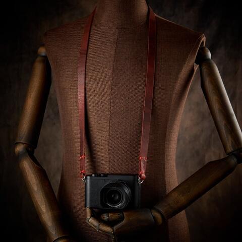 Rock N Roll Classic - M straps Royal Red - 125 cm. | Leica Camera AG