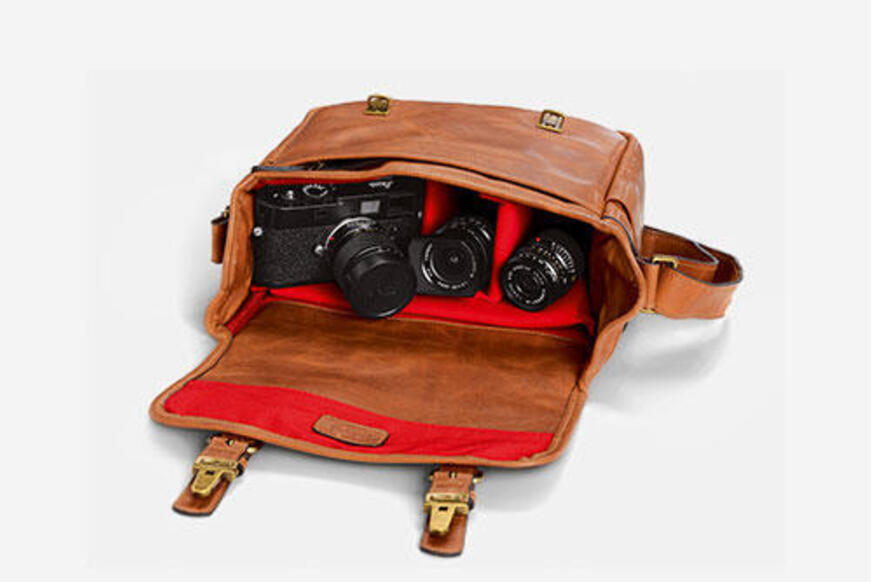 ONA Bag, The Berlin II, leather | Leica Camera AT