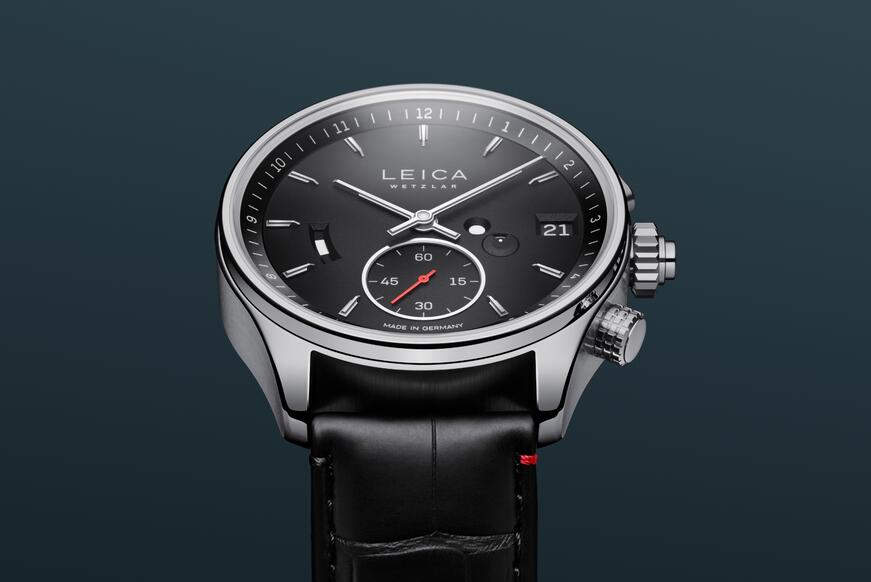 Leica_Watch_front-angle_HiRes_RGB%402x.jpg