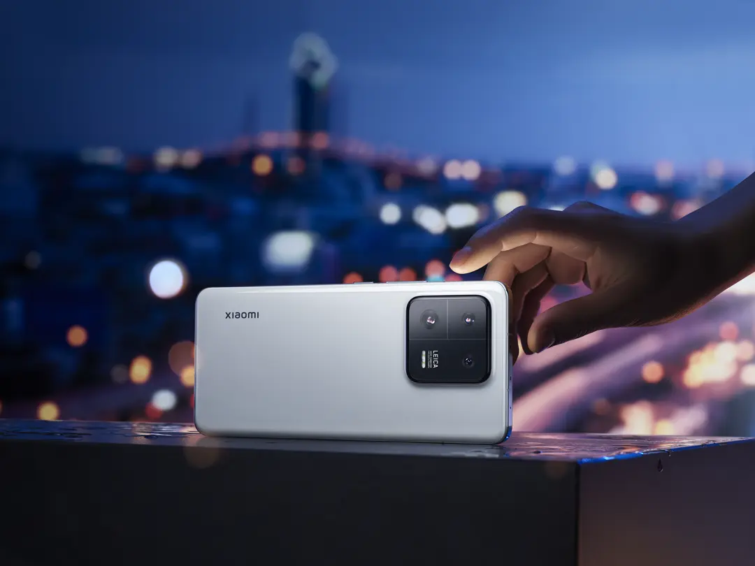 xiaomi_13_pro_white_ambient.jpg
