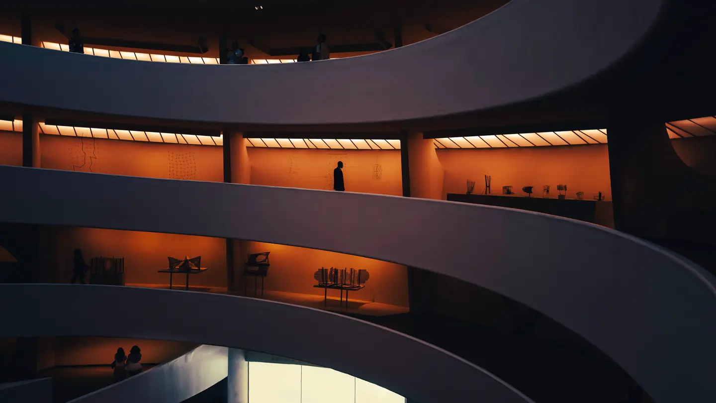 Man in a Gallerie