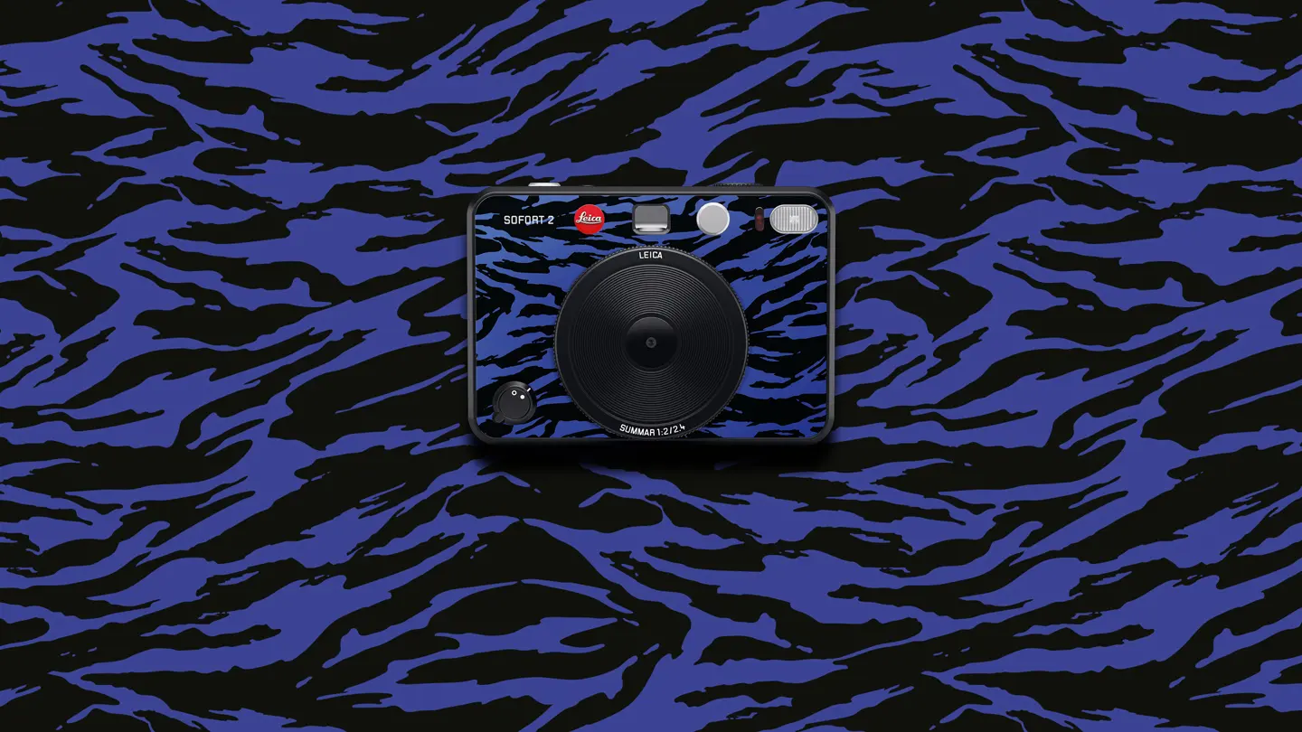 Leica Sofort 2 Burton Edition.