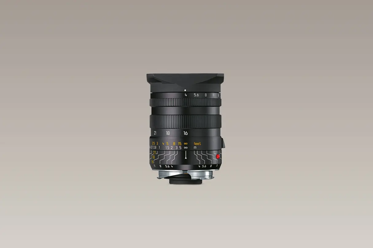 Product top view of the Leica Tri-Elmar-M 21