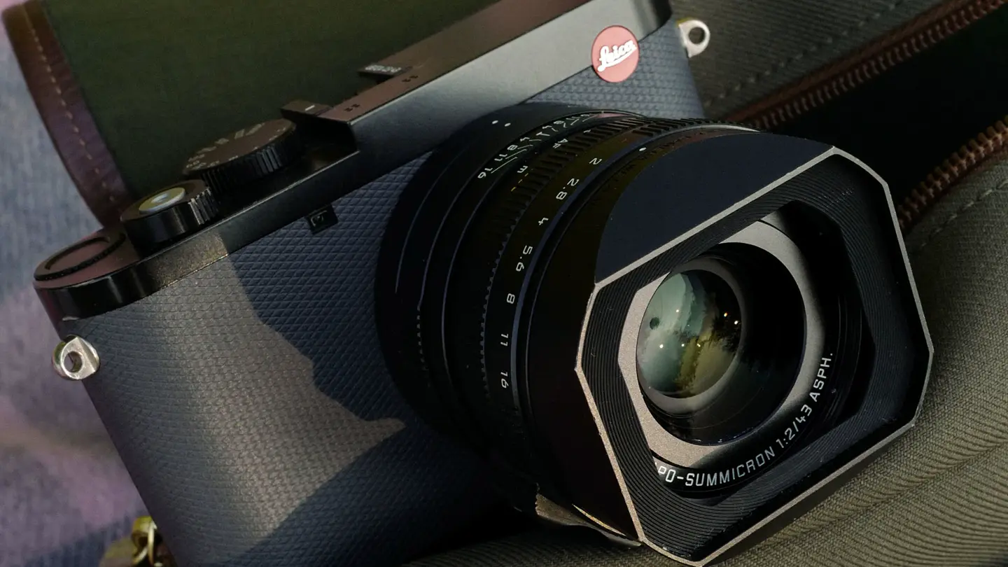 Picture of the Q3 43 with a Billingham Bag