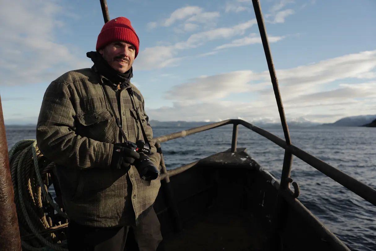 Alfredo Pourailly with leica sl on a boat