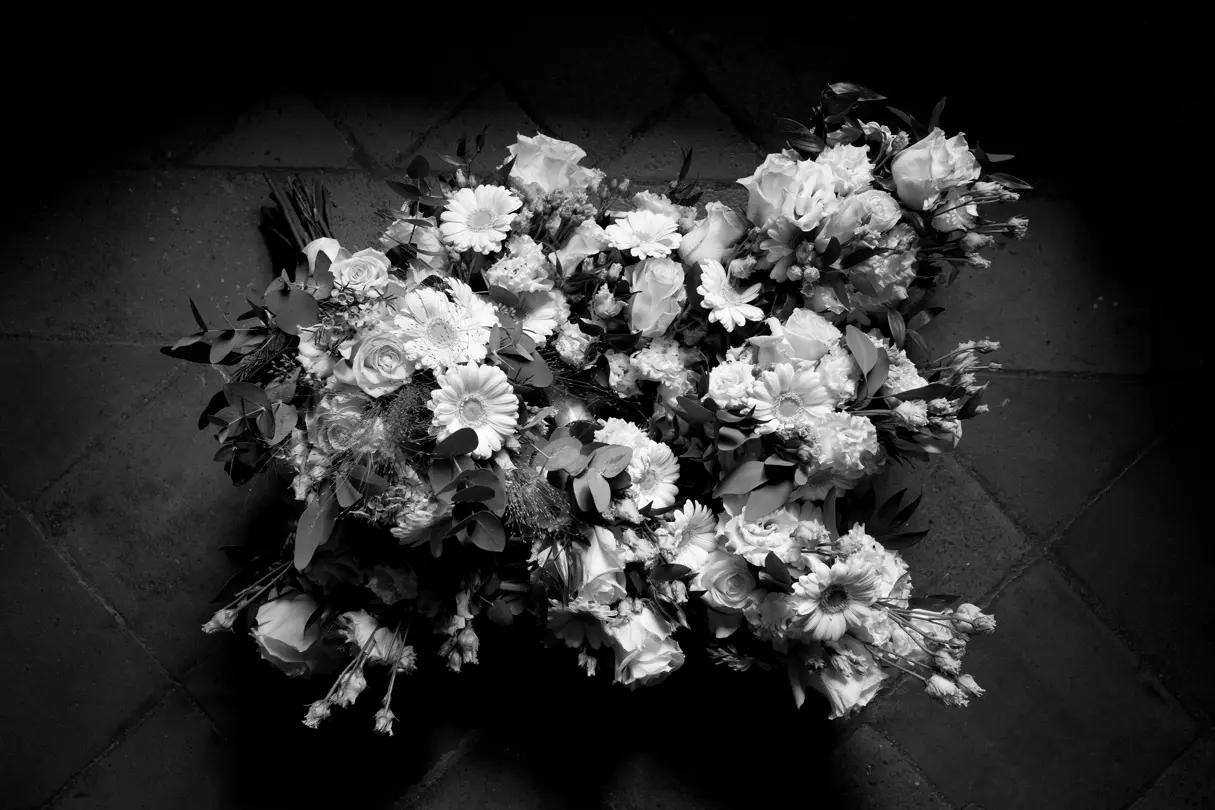 monochrom photography flowers