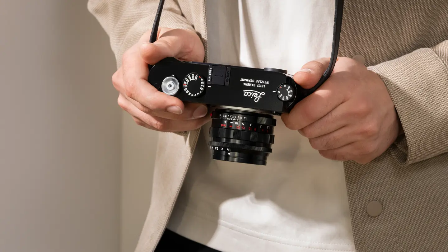 Leica M11 glossy black with Summilux-M 50 f/1.4 glossy black