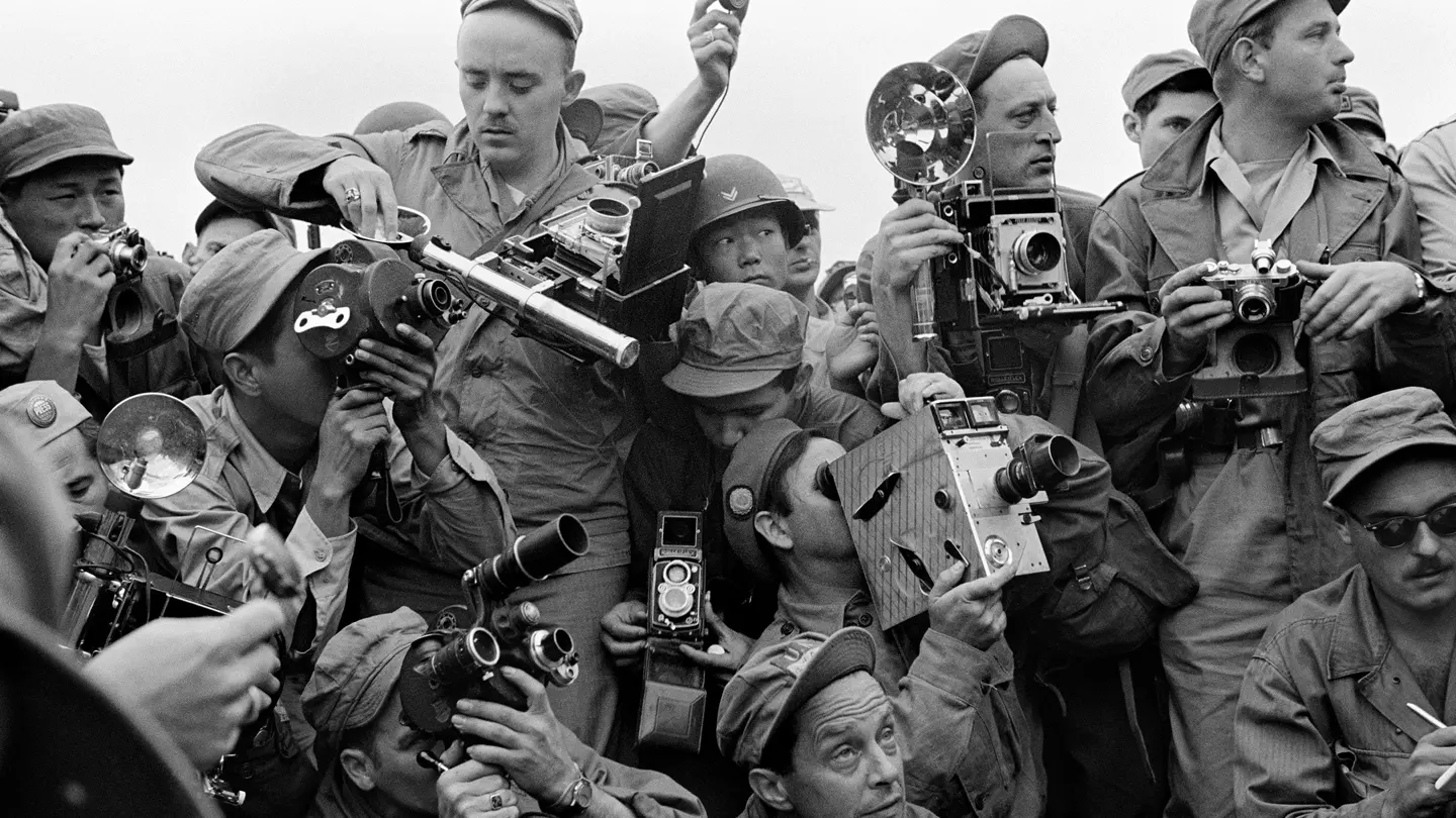 Reporters covering the Korean War, Kaesong 1952, Werner Bischof