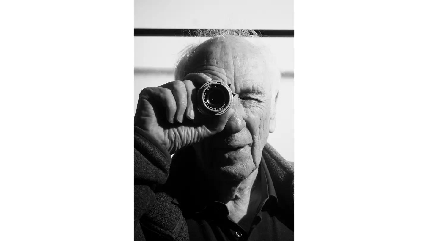 Thomas Hoepker Portrait with Lens in front of his face