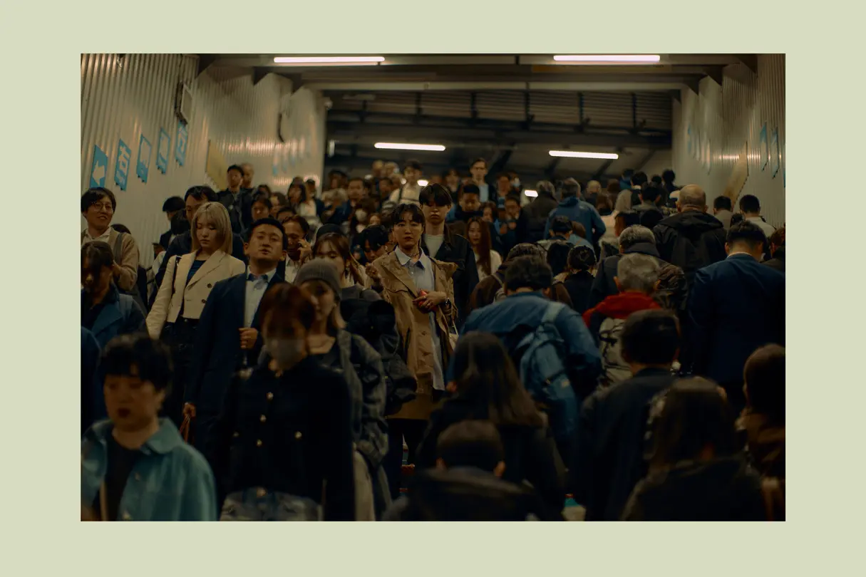 Many people in tokyo