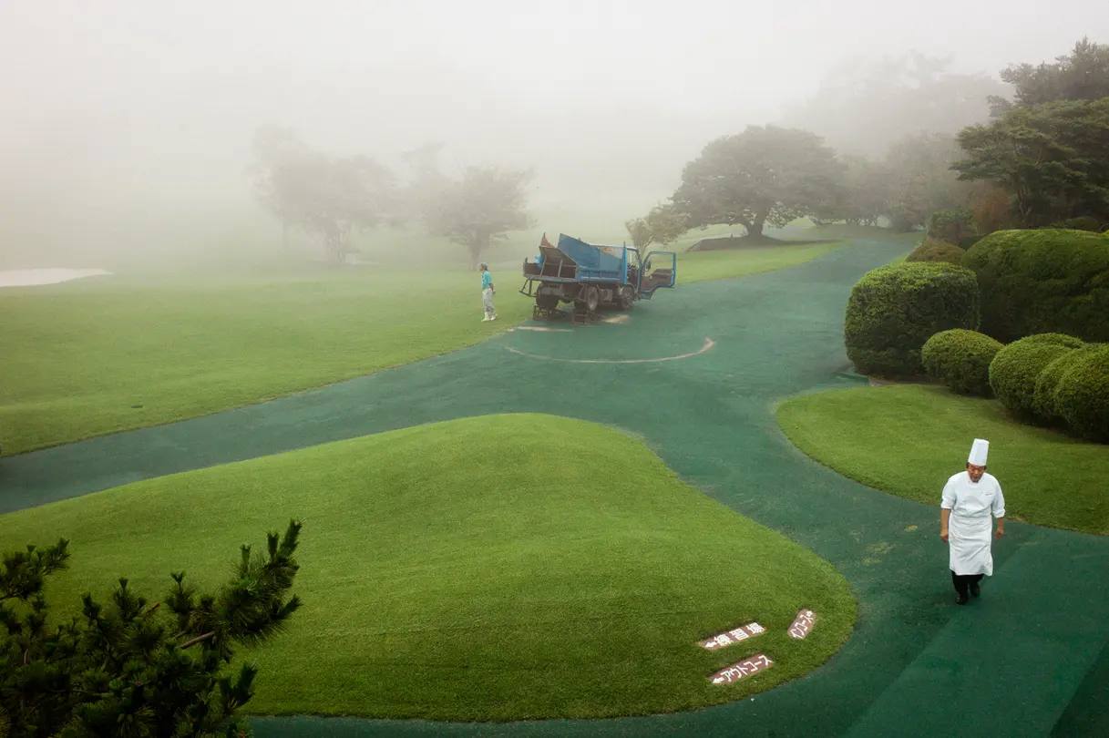 golf place with cook