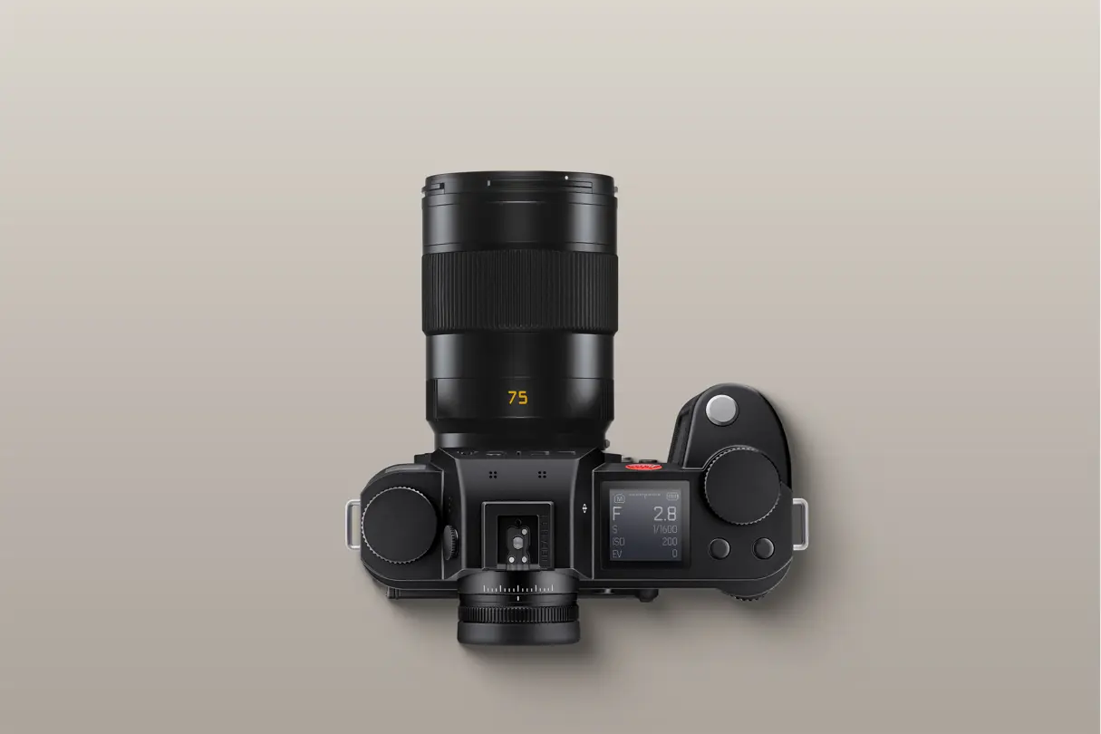 Leica SL3-S with APO-Summicron-SL 75 from above