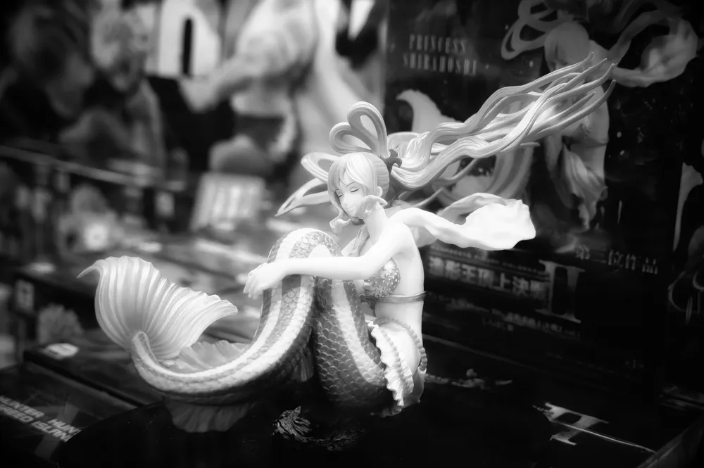 anime doll b&w