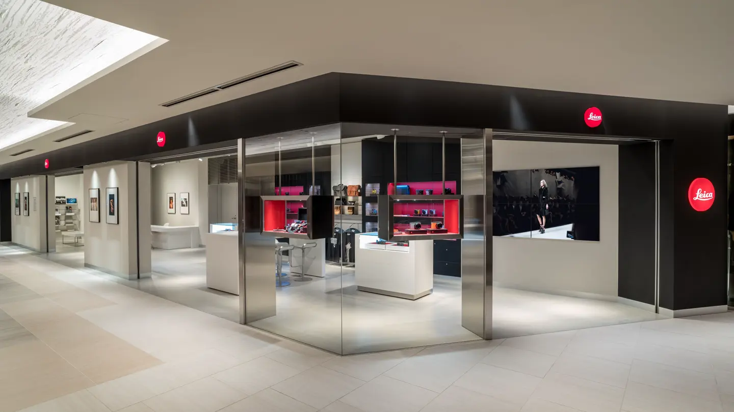 Leica Store Ginza Six outside