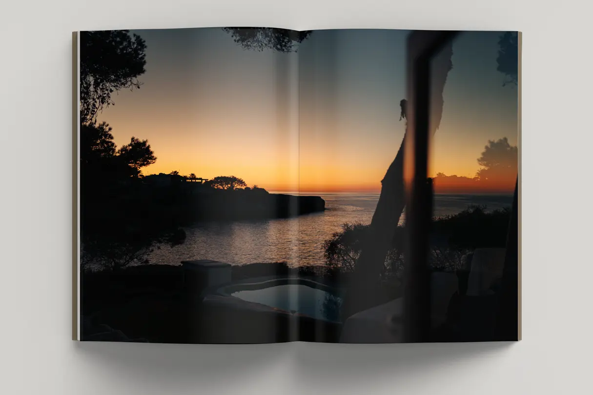 Photobook Fernweh Page showing the sunset