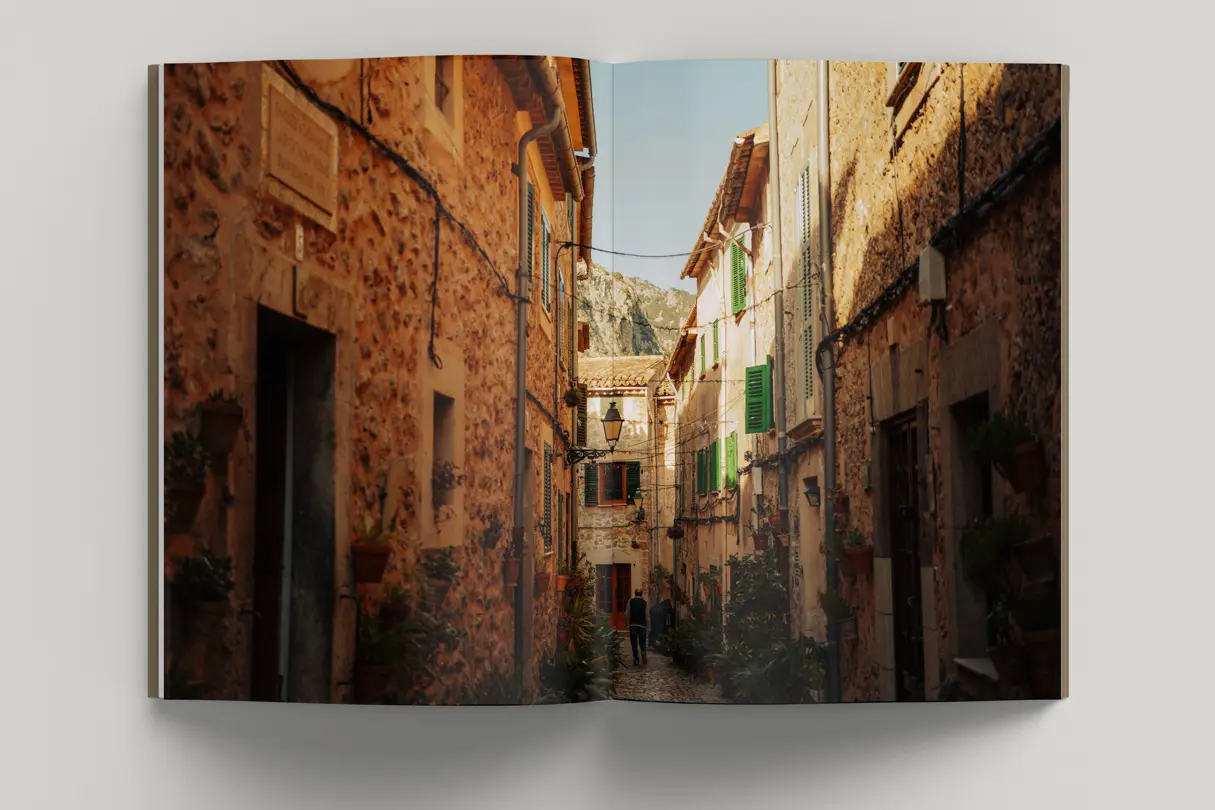 Photobook Fernweh Photos of Narrow streets in Mallorca