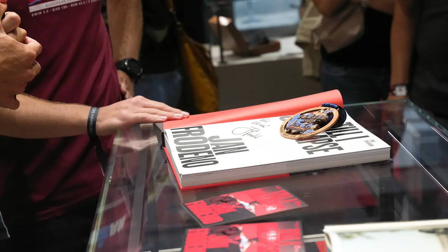 Book Till I Collapse, Leica Projekt Raum Hamburg