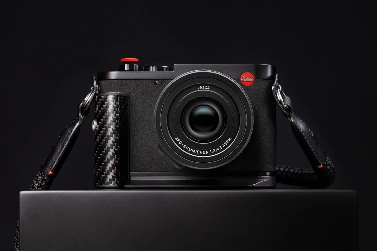 Leica Q3 43 Formula 1® Edition front view