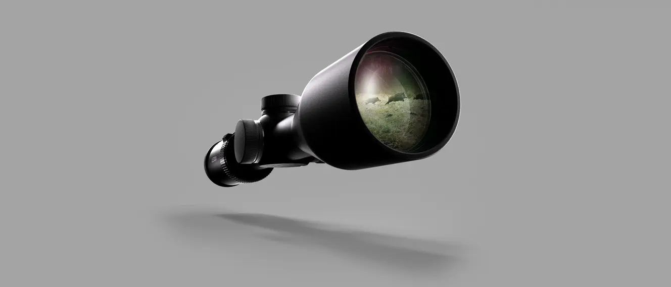 Leica-Riflescope-with-reflecting-lense