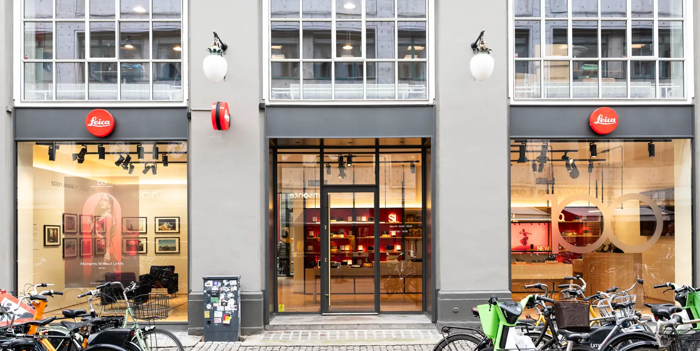 Leica Store outside