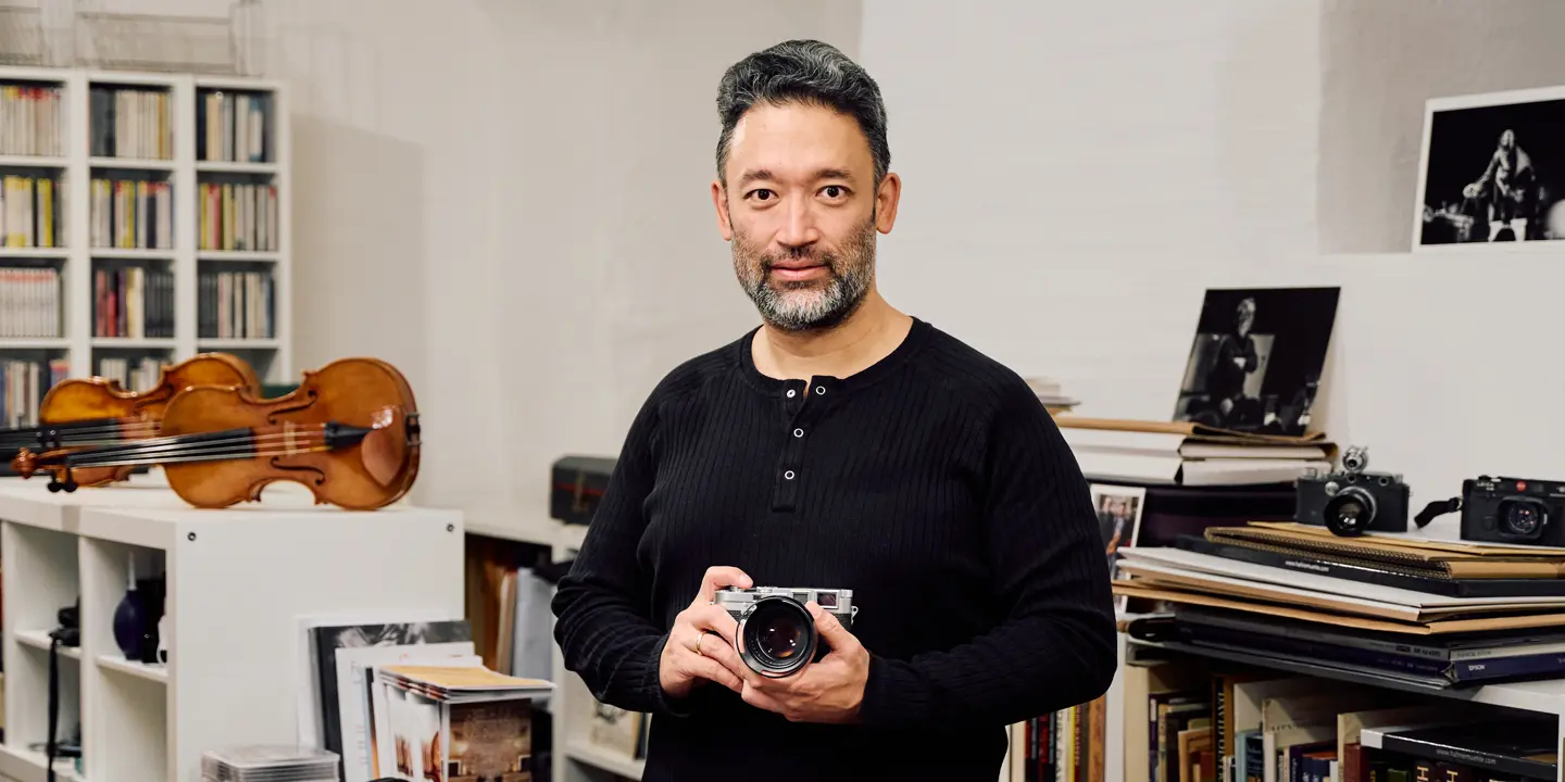 Wilfried Hedenborg with his leica camera