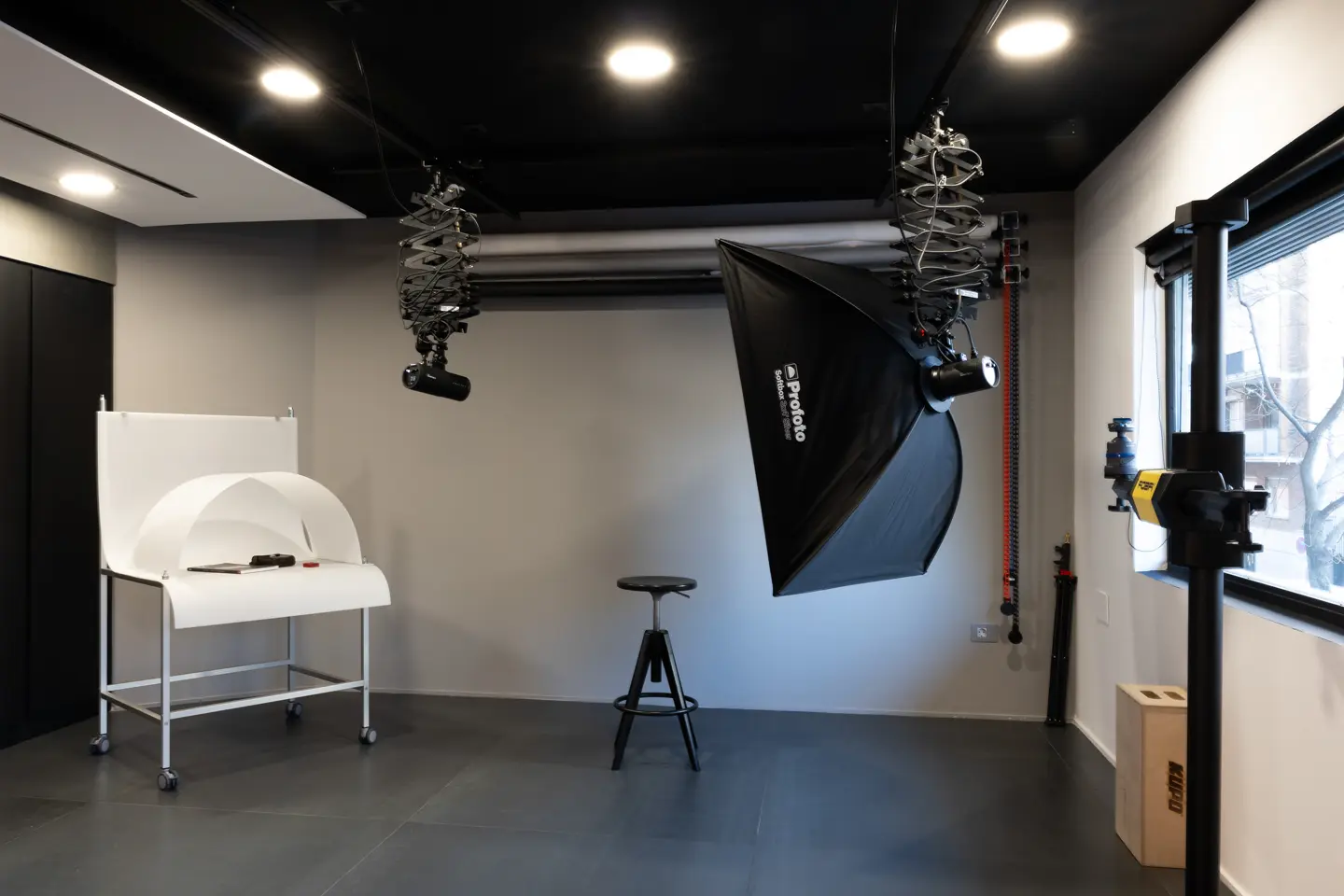 Un entorno profesional diseñado para fotógrafos y apasionados de la imagen que buscan la excelencia Leica.