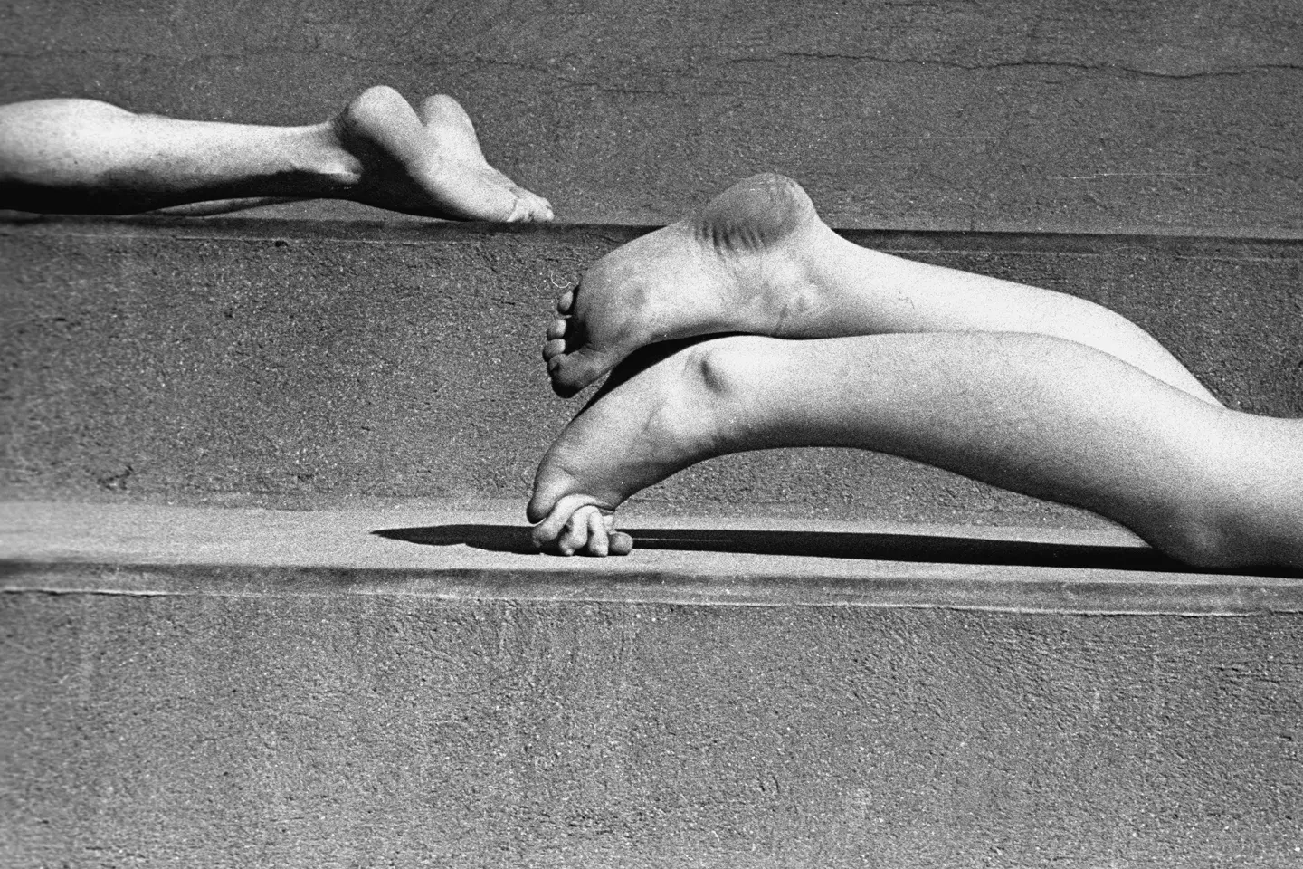 Fred Stein nackte Füße auf Treppe